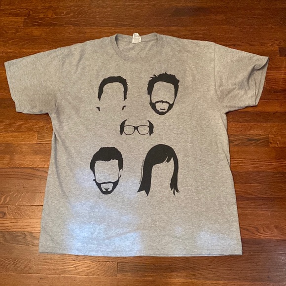 Fruit of the Loom Other - It’s always sunny in Philadelphia flipadelphia t-shirt size XL in good condition